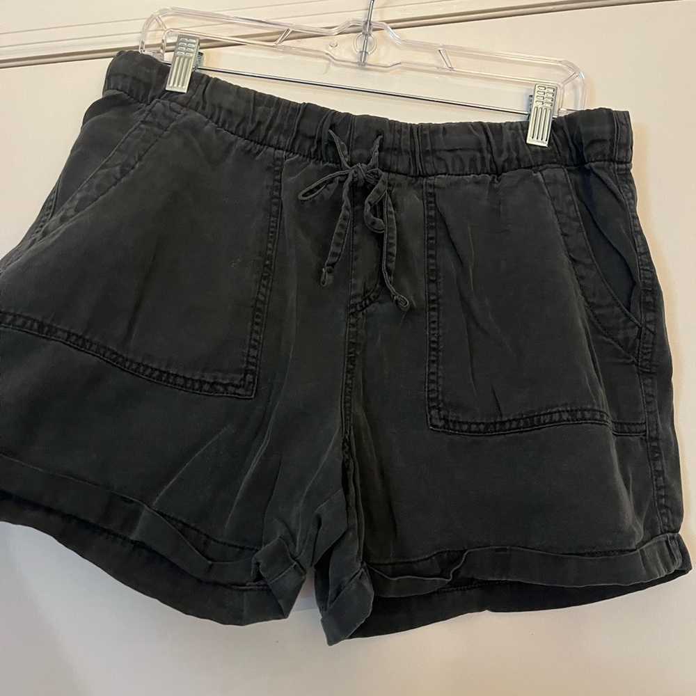 GAP Women's Charcoal Cargo Shorts